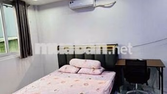 phòng đẹp cao cấp có cửa sổ thoáng mát