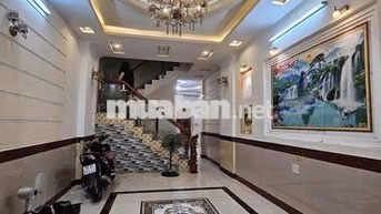Cho thuê nhà 8triệu/ gần chợ trung chánh , nguyễn ảnh thủ