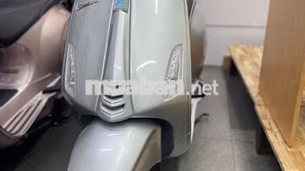 Piaggio Vespa Sprint IGET ABS Bạc