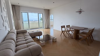 Bán Gấp Căn Hộ Hùng Vương Plaza Q.5 - 130m², 3PN, 3WC - Sổ Hồng Riêng