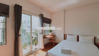 Cho thuê căn hộ 35m2, có ban công, ngay cầu rồng, gần biển Mỹ Khê