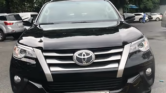 Bán Toyota Fortuner 2018 màu đen nhập Indonesia máy dầu số sàn.