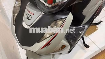 Honda SH160i ABS đi cực ít