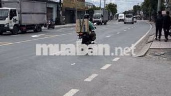 BÁN NHÀ DT 184M2 PHAN VĂN HỚN HÓC MÔN-DOANH THU 200TR/THÁNG
