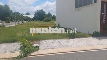 CẦN BÁN ĐẤT THỔ CƯ Ở CỦ CHI- 180M2 MẶT TIỀN ĐƯỜNG NHỰA .