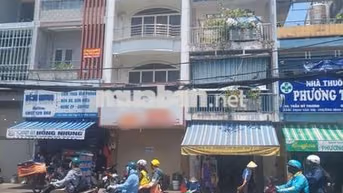 Gần ngã 4 Phan Văn Trị + P.V.Đ  MT 3 lầu Phan văn trị P.11 Bình Thạnh