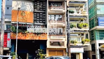 Nguyên căn MT Trần Hưng Đạo, Q1. Dt: 5x18m, Kc: trệt lửng 5 lầu