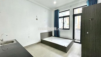 CHO THUÊ PHÒNG BAN CÔNG SẴN NỘI THẤT NGAY TRUNG TÂM - VƯỜN LÀI