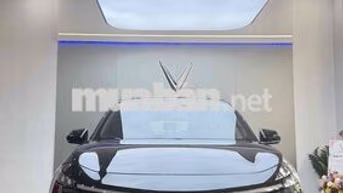 VinFast VF 8 All New Đen
