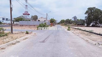CHÚ SÁU VỠ NỢ CẦN BÁN GẤP LÔ ĐẤT MẶT TIỀN ĐƯỜNG NHỰA LƯU KHAI HỒNG
