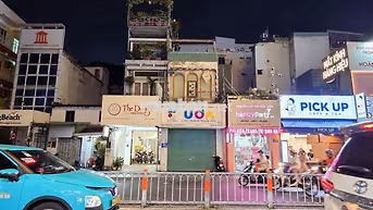 NHÀ MỚI, ĐẸP, MẶT TIỀN 138 BIS NGUYỄN THỊ MINH KHAI QUẬN 1