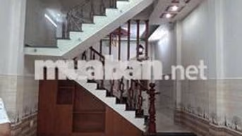 cho thuê nhà lầu suốt ngay chợ lê thị ngay ấp 1 vla nước sạch giá rẻ
