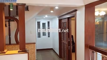 Cho thuê Lạc Long Quân - 5 tầng - 9m x 13m (DTSD: 585m2) - Chỉ 30tr