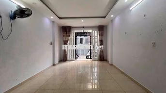cho thuê nhà 1/ quang trung gv 2pn 3wc 11,5tr