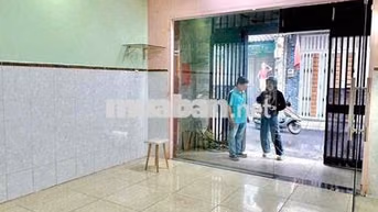 Nhà thuê nguyên căn mặt tiền hẻm thông