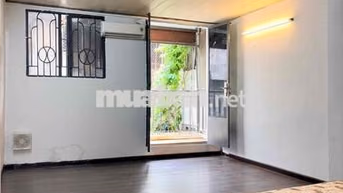 cho thuê nhà nguyên căn. dt:4x12m 1 trệt 1 lầu.Phan đăng lưu p5 PN