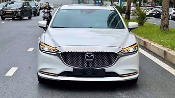 Mazda 6 Signature Premium 2024 Trắng | 30,000 Km