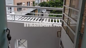 Bán căn hộ thang máy lầu cao tại 336/24 Nguyễn Văn Luông, giá 2 tỷ