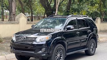 Toyota Fortuner 2.7V AT 2013 Đen Tự động
