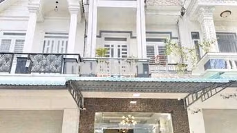 Nhà mới 2 lầu 4pn full nội thất KDC Hưng pHú1