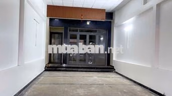 Cho thuê nhà mặt tiền có thang máy