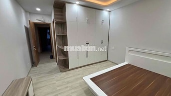 nguyên căn 4 phòng 5 toilet full NT
