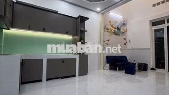 nhà đẹp 3 phòng ngủ 2 lầu wa rẻ vô ở liền nhà mới 