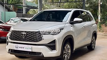 Innova Cross Hybrid 2026 Trắng Ngọc Trai lướt