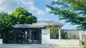 🌿 CHO THUÊ VILLA SÂN VƯỜN RỘNG 300M² – GẦN CẦU KHUÊ ĐÔNG