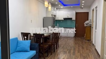 Cho thuê căn hộ 2pn2wc có ban công chung cư Hưng Ngân