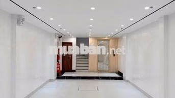 Cho thuê nhà tại ngõ 80 Trần Duy Hưng, ô tô vào nhà 70m2x7 tầng