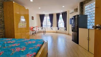 Căn hộ dịch vụ cao cấp sàn gỗ Lê Văn Duyệt- Quận 1