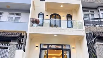 Nhà đẹp có thang máy ở và kinh doanh đường yersin cách bờ hồ 500m