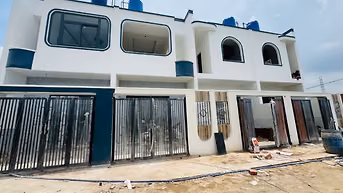 Tìm chủ mới cho em nhà xinh DT 52m2 SHR,gần chợ Mỹ Hạnh