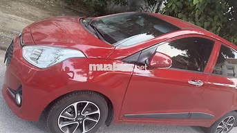 Hyundai Grand i10 đỏ xe gia đình