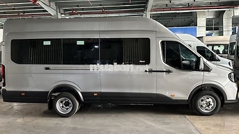Ford Transit 18 chỗ xe lướt, Hãng Ford