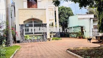 CHO THUÊ BIỆT THỰ SÂN VƯỜN - DIỆN TÍCH 700m² MẶT TIỀN TRUNG TÂM