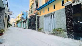 Bán gấp nhà HXH Nguyễn Sơn, 90m²(5.3×17), 4 tầng, chỉ 10,7 tỷ TL.