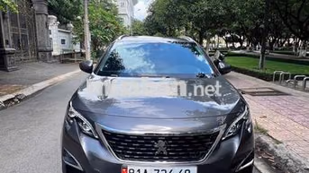 Peugeot 5008 2021 Xám