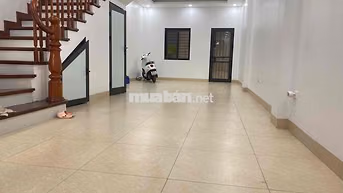 Cho thuê văn phòng Vạn Phúc 85m², tầng 1-2, 11tr/tháng