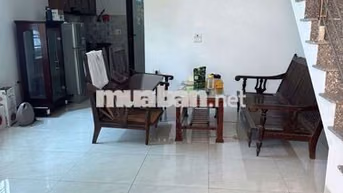 cho thuê nhà 2 tầng 2 p ngủ riêng