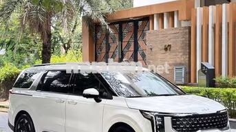 Kia Carnival Signature 2024 Trắng 12.000 Km