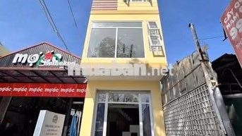 Nhà trệt 3 lầu đường Võ Văn Kiệt chỉ 16 triệu
