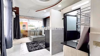 Chính Chủ Ban Công - Full Nội Thất - Tách Bếp riêng - Cộng Hoà