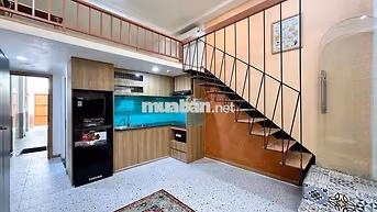Căn hộ có gác Full nội thất + sân sau thoáng mát ngay CV Làng Hoa