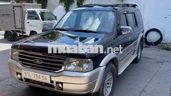 Ford Everest XLT Đen Xe 2 cầu