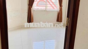 Phòng 18m2 đường Bình Lợi, cửa sổ trời, có máy lạnh giá 3tr4