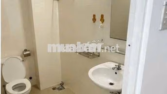 P.10, Q. Tân Bình! Nhà 3 lầu, 2pn & 3 tollet. Vừa ở và Kd