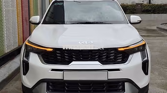Kia Sonet Luxury 2024 Trắng/Đen 16.000km