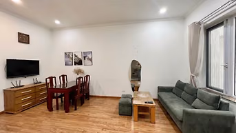Cho thuê căn hộ dịch vụ ngõ 135 Đội Cấn, ven hồ Đầm Tròn 